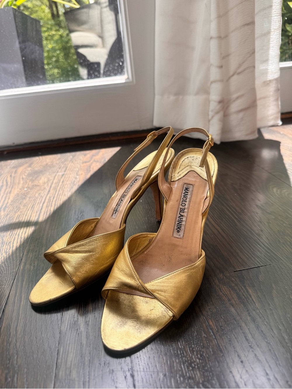 Manolo Blahnik Gold Leather Open-Toe Slingback Heels Sandals - Picture 3 of 10